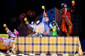 IMAGEN OBRA TEATRO ALICIA EN EL MUSICAL DE LAS MARAVILLAS