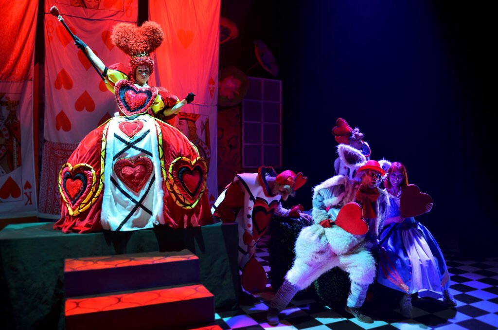 IMAGEN OBRA TEATRO ALICIA EN EL MUSICAL DE LAS MARAVILLAS