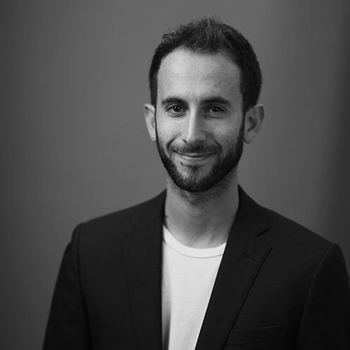 OBRA TEATRO ALICIA EN EL MUSICAL DE LAS MARAVILLAS HECTOR GONZALEZ Héctor González, reparto Alicia en el Musical de las Maravillas